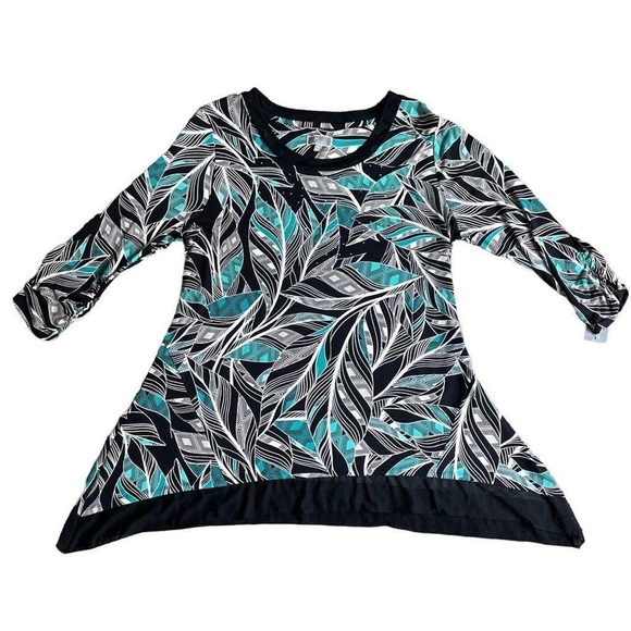 JM Collection Geo Statement Asymmetrical Plus Size Top - Picture 3 of 16